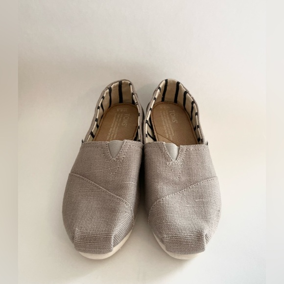 TOMS // Classic Canvas Alpargata Slip-On Shoes // Taupe // W5.5 - Picture 4 of 6